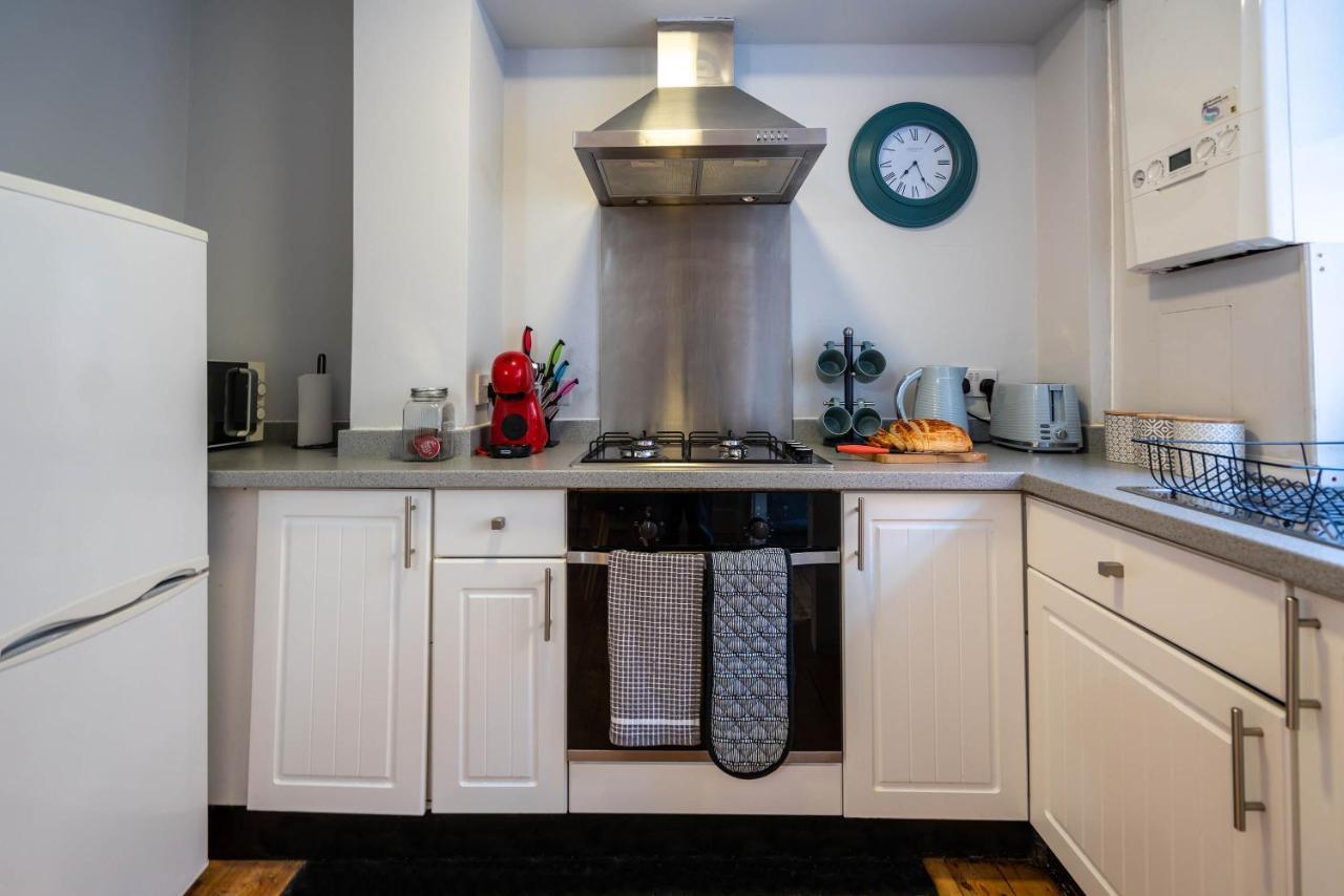 Two Bedroom House In Canterbury City Centre Extérieur photo