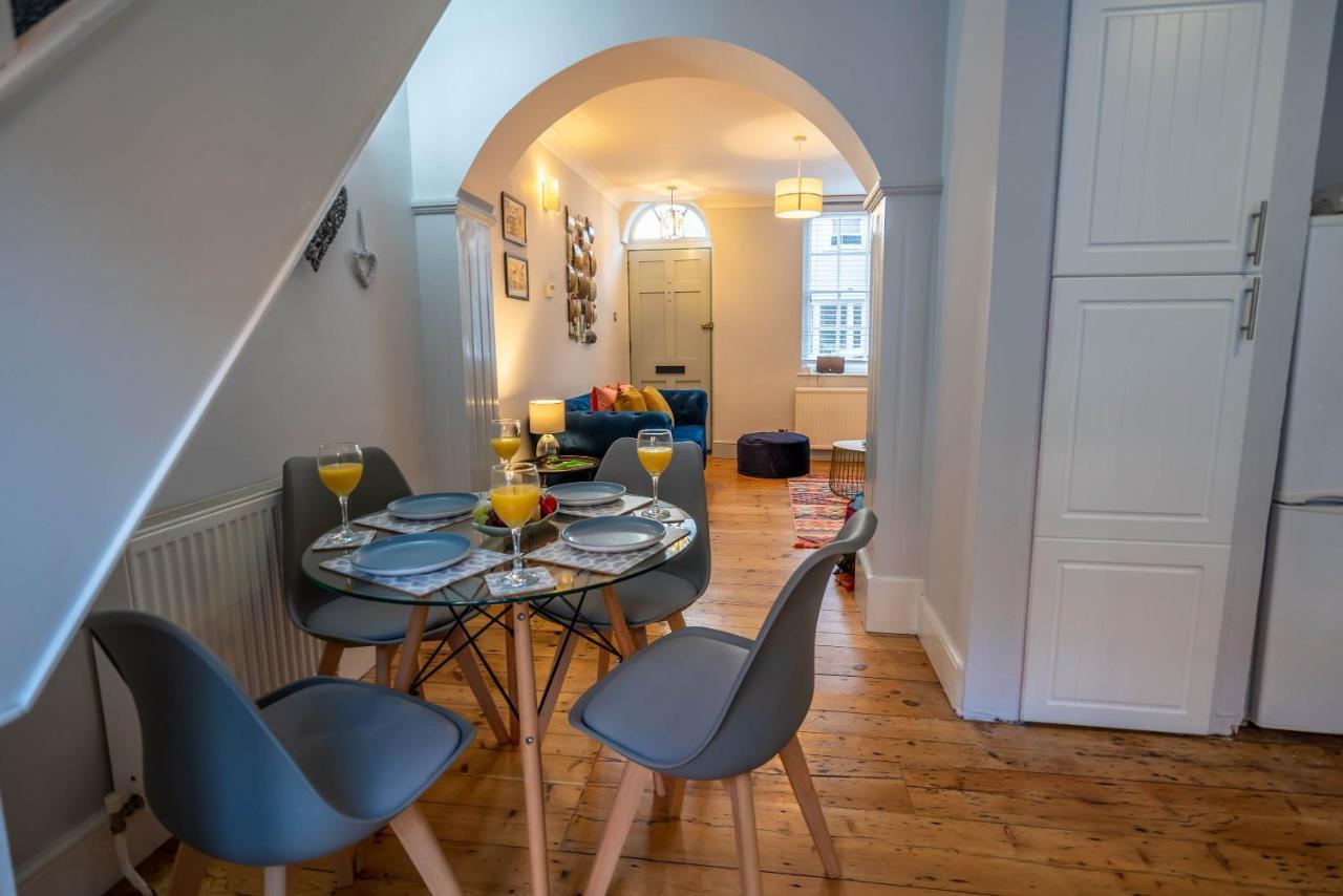 Two Bedroom House In Canterbury City Centre Extérieur photo
